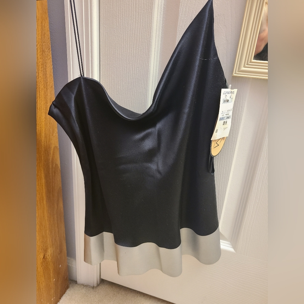 DKNY Assimetrical Chick Top